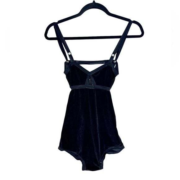 Solstice Intimates Mamba Velvet Everyday Bodysuit in Black- Still Full Price - Picture 7 of 14